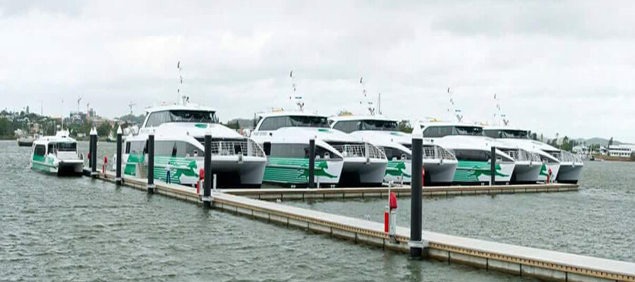 Tàu cao tốc 2 thân ở hạ long