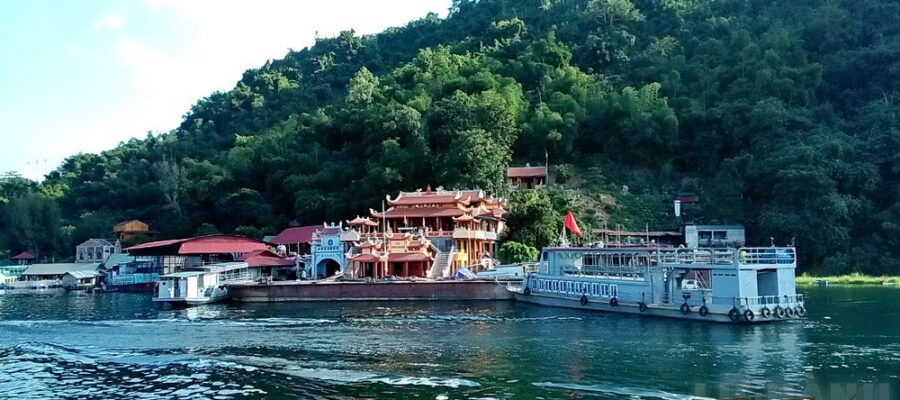 đền Bà Chúa Thác Bờ
