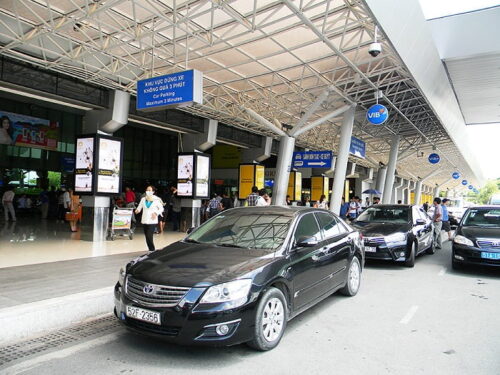 Xe 4 Chỗ Đưa Đón Sân Bay Tân Sơn Nhất Linh hoạt, dễ di chuyển