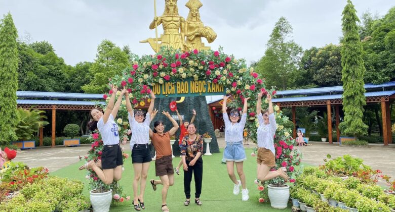 Khuon vien dao ngoc xanh